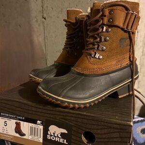 Sorel Women's Lace-Up Boots - Brown and Gray